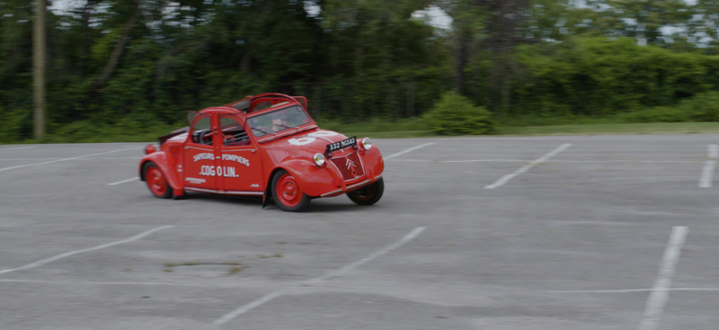 Illustration for article titled This Two-Headed Citroën 2CV Fire Vehicle Is A Weird, Symmetrical Hero